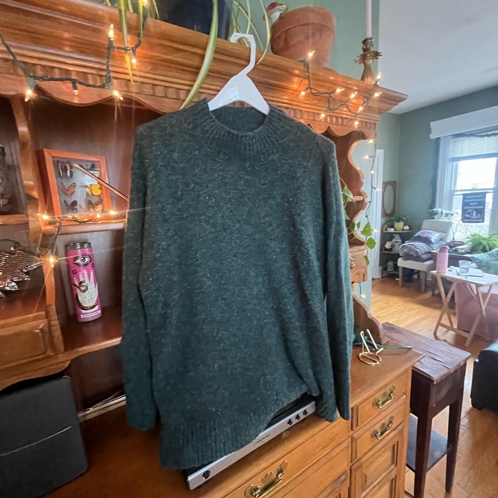 women’s Crewneck Sweater - Forest Green